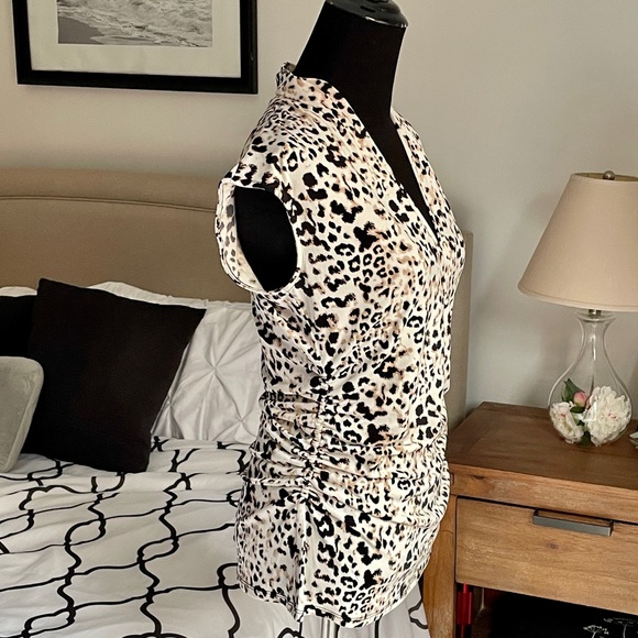 Vince Camuto Leopard Print Tank - Picture 4 of 7